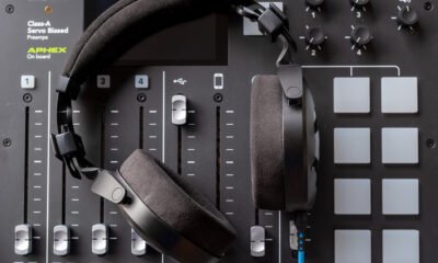 Rode’s first headphones are the creator-focused NTH-100