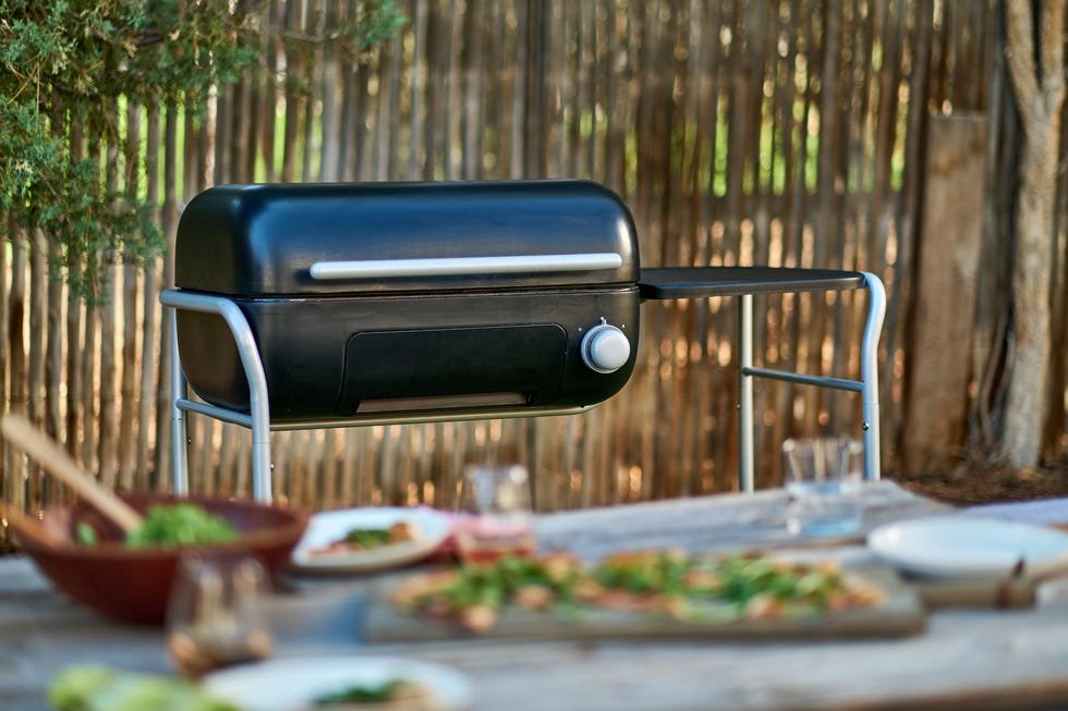 Spark Grills’ Pretty, Modern Charcoal Grills Are $200 Off