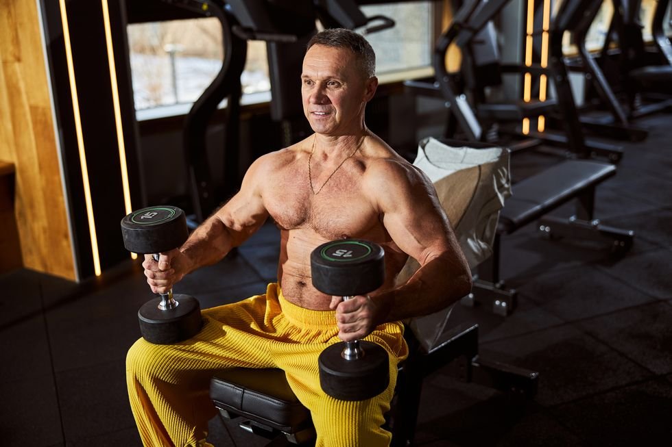 Males Over 40 Can Fabricate Colossal Arms With the Dumbbell Incline Curl