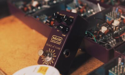 MXR partners with revered boutique builder Analog Man for the Duke of Tone