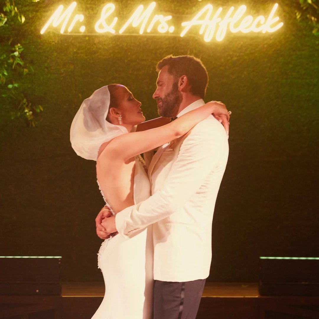 Jennifer Lopez Shows She and Ben Affleck Had Belly Bugs During Marriage ceremony Weekend