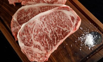 World’s simplest steaks published: Who made the gash?