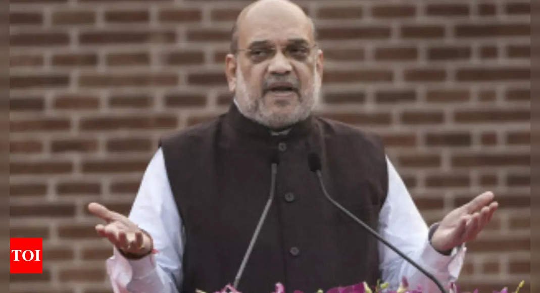 Shah assaults Congress on appeasement, corruption
