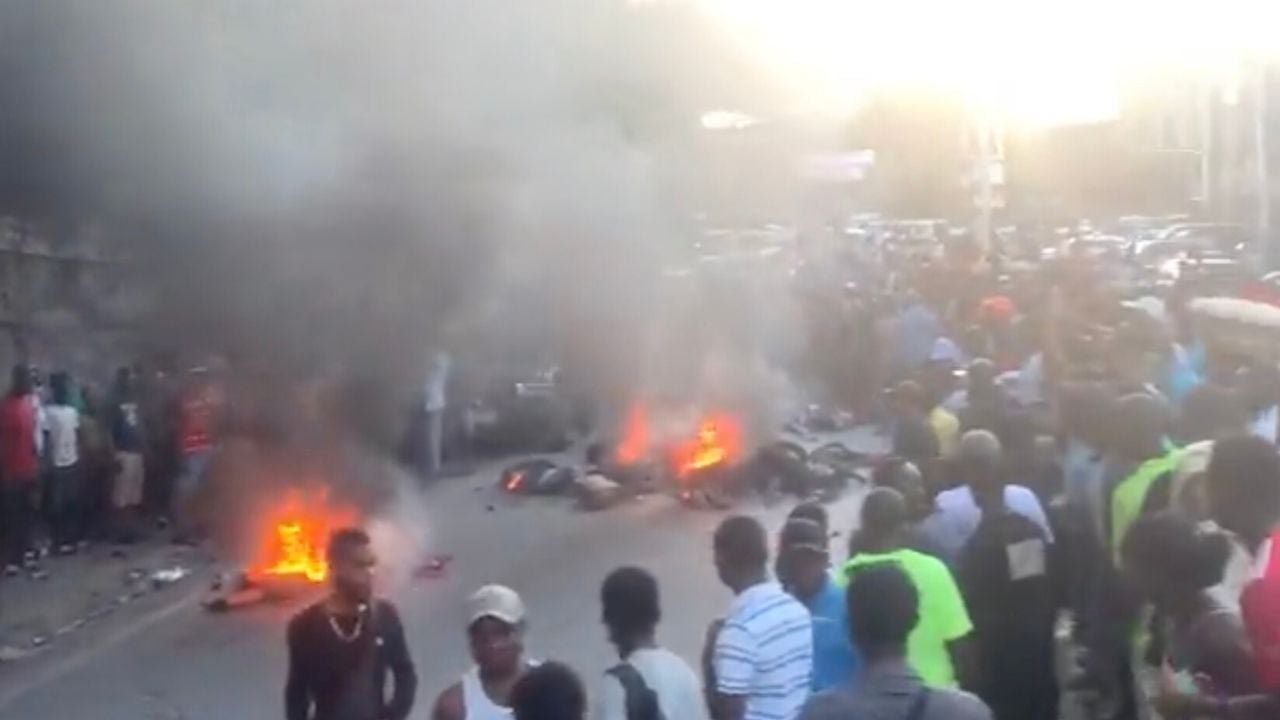 Haiti Residents Gain Gang Participants From Police + Burn Some Alive